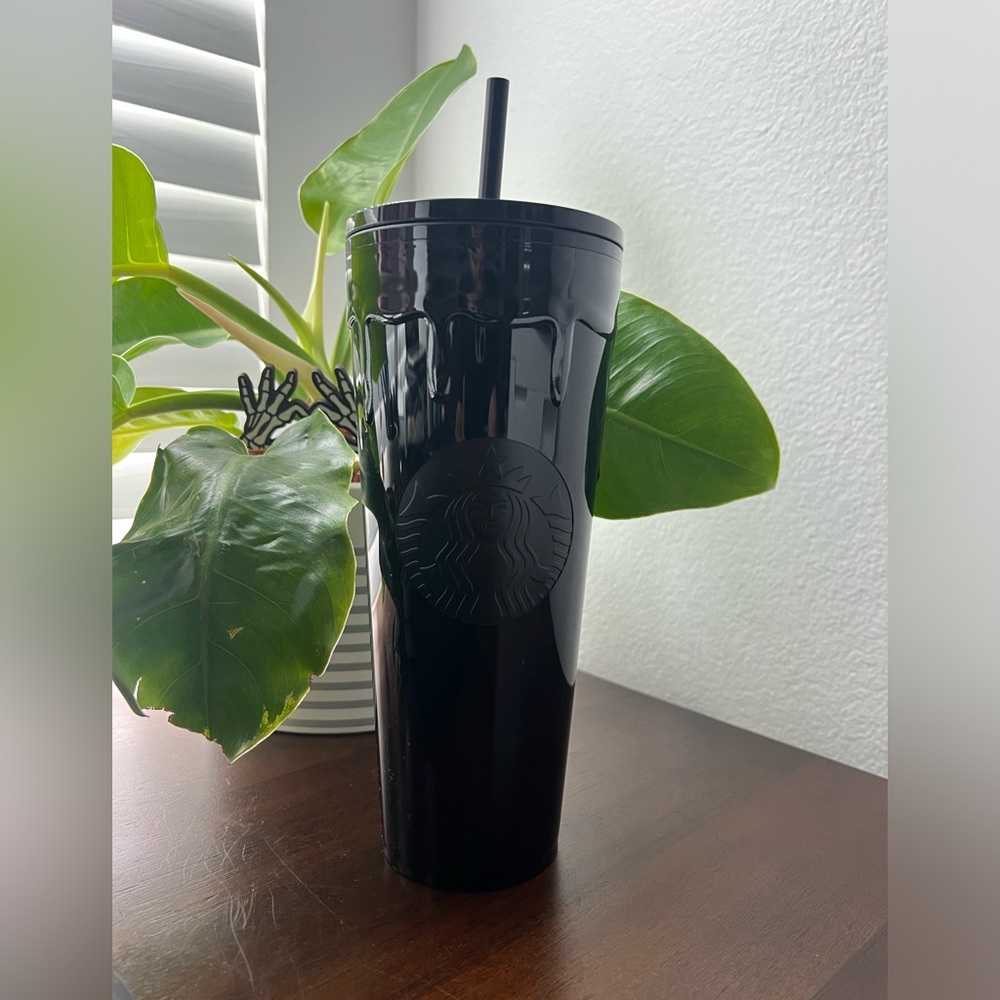 New Starbucks Halloween 2024  Black Melting Wax Tumbler